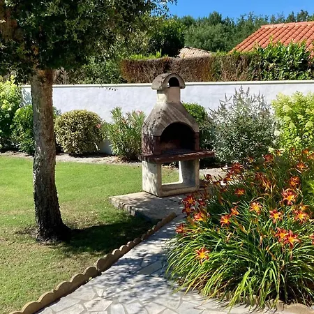 Maison Avec Piscine Privee - 8 Pers. - Fr-1-878-8 Villa